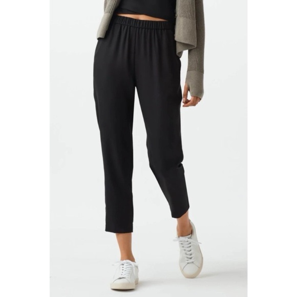VETTA The Tencel Tapered Pant in Black